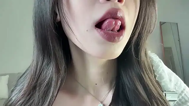 yourlittlesunrise  online show from November 21, 2025, 4:33 am