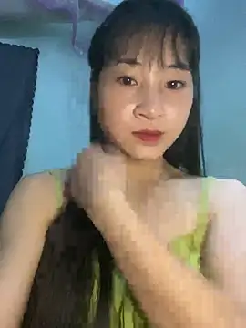 banlinh004 online show from May 13, 2026, 3:08 pm