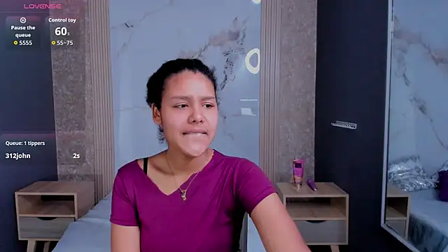 AriaVega online show from November 17, 2025, 11:36 am