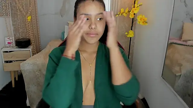 Snapshot of AriaVega chatting on August 4, 2026, 1:26 pm AriaVega online show from August 4, 2026, 1:26 pm