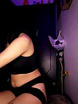 Alana Martinez  online show from October 12, 2025, 11:06 pm