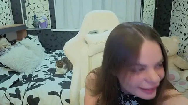 xAlisontiny online show from May 28, 2026, 9:54 pm