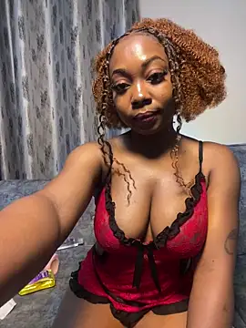 cocoluvx online show from February 4, 2026, 2:39 am