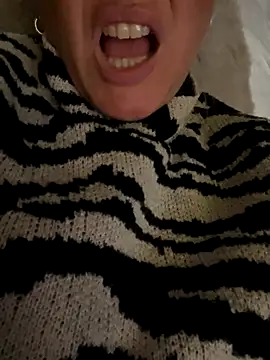 Daiana Andra online show from October 22, 2025, 7:35 pm