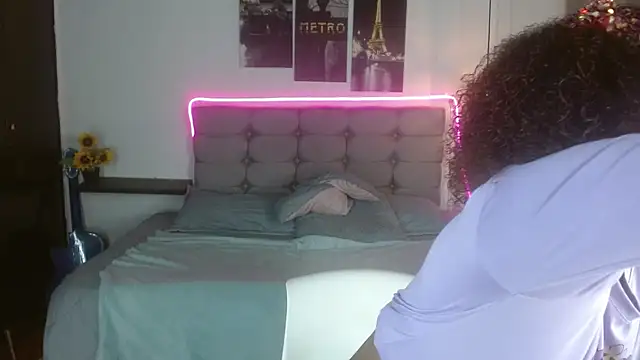 samara roxx online show from October 18, 2025, 2:57 am