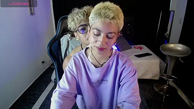 lunarichy22 online show from December 5, 2025, 2:15 pm