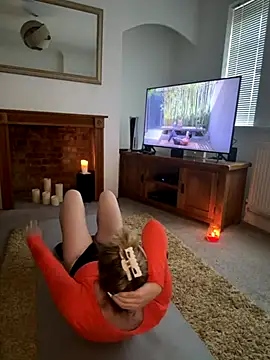 MimiMaee online show from November 12, 2025, 2:54 pm