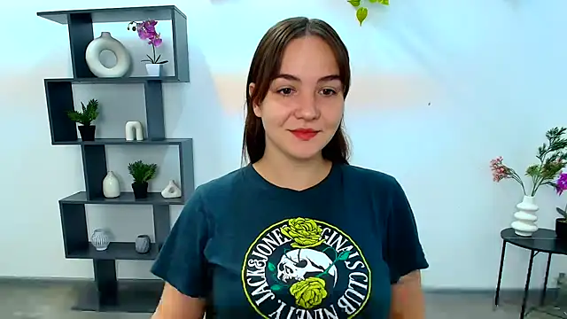 OliviaMontgommery online show from October 17, 2025, 5:11 am