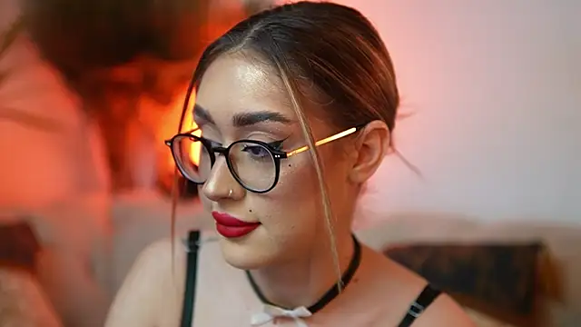 AileenKiss online show from April 25, 2026, 8:39 pm
