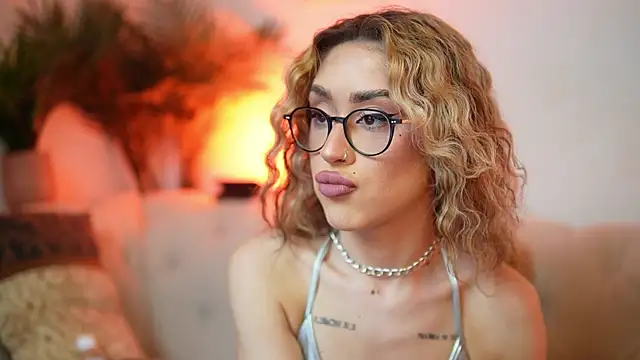 AileenKiss online show from July 12, 2026, 8:09 pm