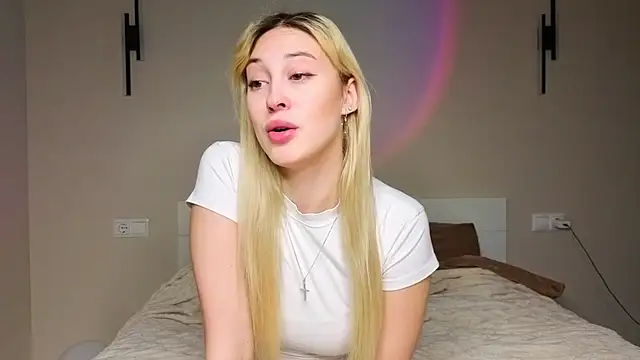 foxy vivi online show from November 5, 2025, 3:26 pm