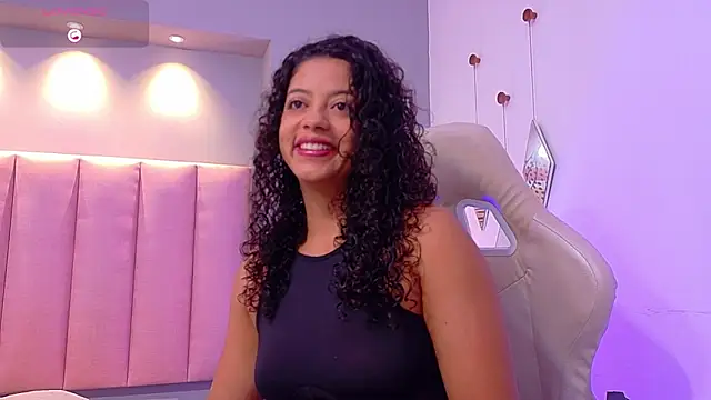 CamilaLevy online show from November 24, 2025, 12:16 pm