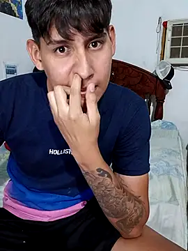 Luisneljc online show from July 27, 2026, 6:37 pm