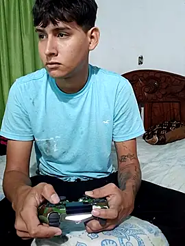 Luisneljc online show from July 22, 2026, 10:45 pm