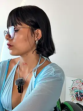 Qadeshoficial online show from October 22, 2025, 9:13 pm