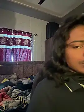 Ujjwallkumar0069 online show from April 6, 2026, 10:27 am