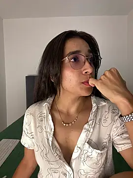 Snapshot of SabrinaEvanss_ chatting on May 9, 2026, 8:34 pm SabrinaEvanss online show from May 9, 2026, 8:34 pm