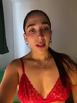 SabrinaEvanss  online show from April 7, 2026, 7:59 pm