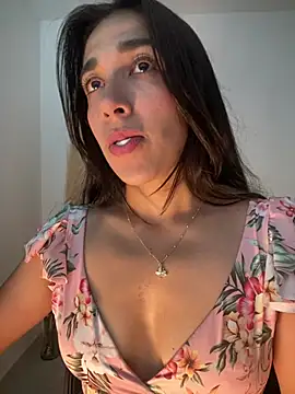 Snapshot of SabrinaEvanss_ chatting on August 7, 2026, 6:14 pm SabrinaEvanss online show from August 7, 2026, 6:14 pm