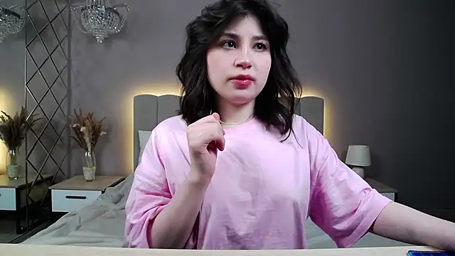 DianaMello online show from November 11, 2025, 4:07 am