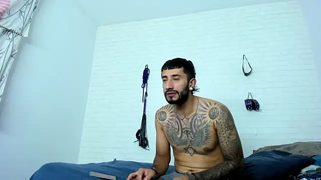 Snapshot of sofiandnick_smith chatting on March 14, 2026, 3:45 am sofiandnick smith online show from March 14, 2026, 3:45 am