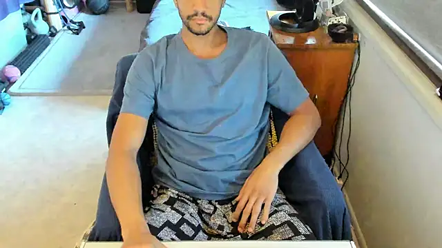 CassiusJohnson online show from April 18, 2026, 4:48 am