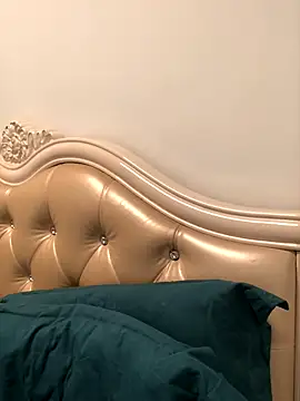 Mile-m online show from November 22, 2025, 12:54 am