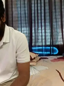 vickyandtania online show from December 15, 2025, 8:09 am