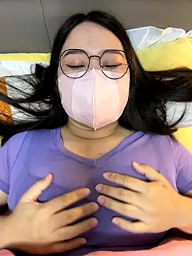 Snapshot of lele888 chatting on October 29, 2025, 5:17 am lele888 online show from October 29, 2025, 5:17 am