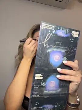 Snapshot of AvaMaddisson chatting on March 2, 2026, 3:51 am AvaMaddisson online show from March 2, 2026, 3:51 am