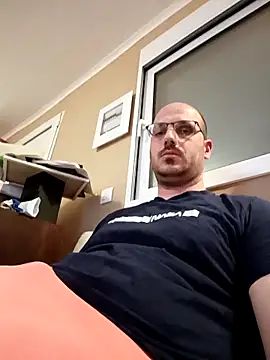 arksex32 online show from May 10, 2026, 8:33 pm