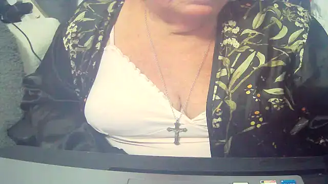 Playful MILF Demi online show from July 22, 2026, 11:01 am