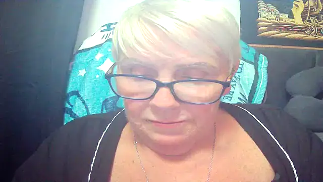 Playful MILF Demi online show from July 24, 2026, 11:01 pm