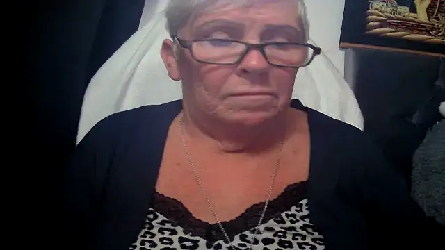 Playful MILF Demi online show from August 1, 2026, 3:54 pm