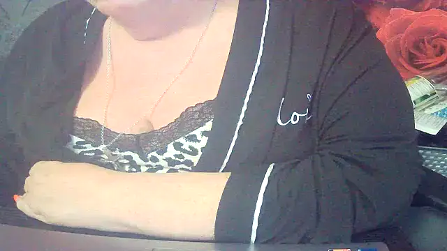 Playful MILF Demi online show from March 26, 2026, 9:35 pm