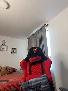 Ezzio Scolaro online show from November 18, 2025, 12:08 pm