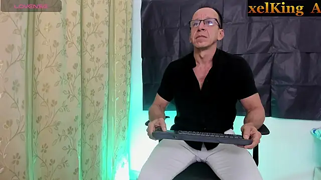  axelking  online show from August 3, 2026, 11:38 am
