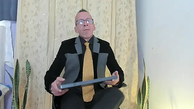  axelking  online show from May 4, 2026, 11:35 am