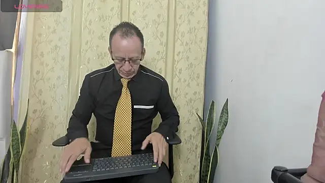  axelking  online show from July 10, 2026, 11:43 am