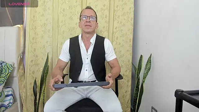  axelking  online show from July 6, 2026, 11:50 am