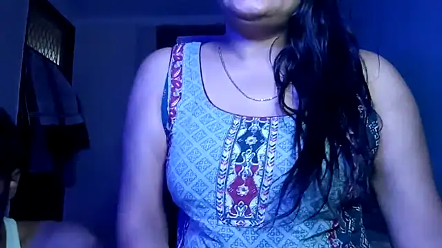 horny milf couple online show from April 26, 2026, 10:56 am