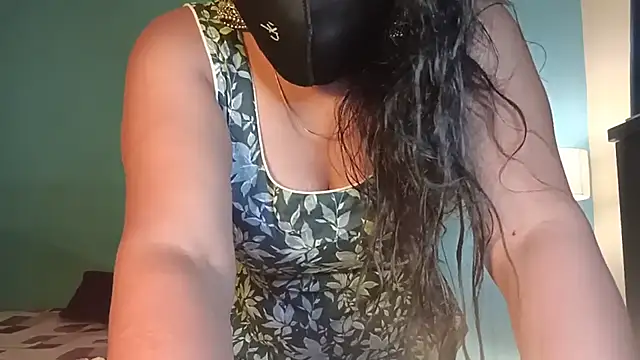 horny milf couple online show from July 17, 2026, 6:27 pm