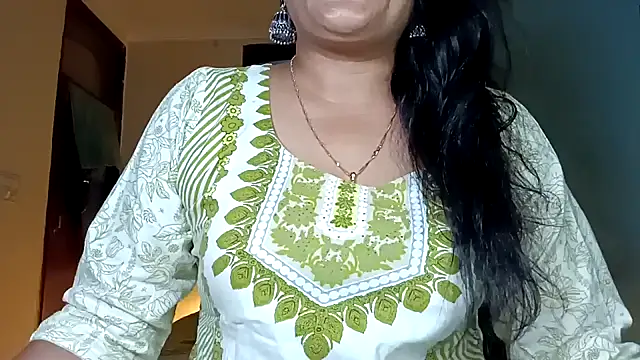 horny milf couple online show from June 10, 2026, 9:27 pm