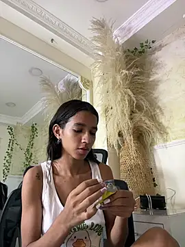 Snapshot of ScarletEvanss_ chatting on July 9, 2026, 10:59 am ScarletEvanss online show from July 9, 2026, 10:59 am
