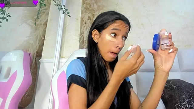 Snapshot of ScarletEvanss_ chatting on July 17, 2026, 10:45 am ScarletEvanss online show from July 17, 2026, 10:45 am