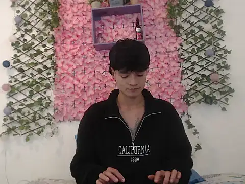 Snapshot of alex_russo__ chatting on October 17, 2025, 3:21 am alex russo online show from October 17, 2025, 3:21 am