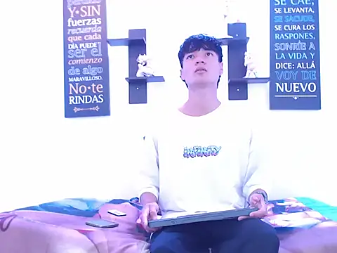 Snapshot of alex_russo__ chatting on October 12, 2025, 4:14 am alex russo online show from October 12, 2025, 4:14 am