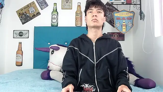 Snapshot of alex_russo__ chatting on March 20, 2026, 8:43 pm alex russo online show from March 20, 2026, 8:43 pm