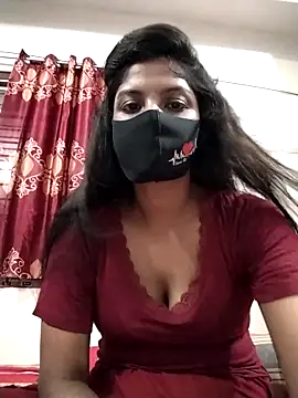 Queen-Any online show from November 1, 2025, 5:29 pm