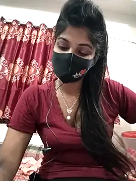 Queen-Any online show from October 17, 2025, 4:31 pm